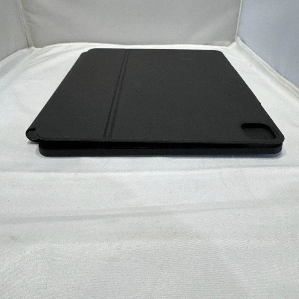 ESR Rebound Series Magnetic Keyboard Case For iPad Pro 12.9/Air 13 Black